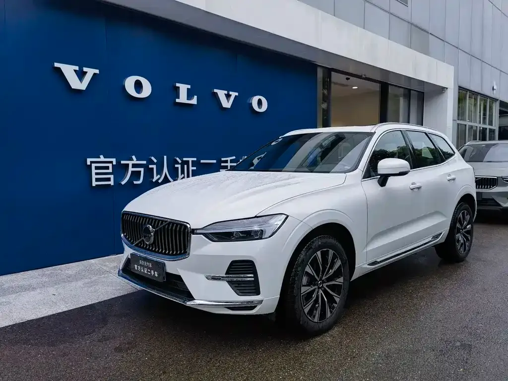 Volvo XC60 — фото 1