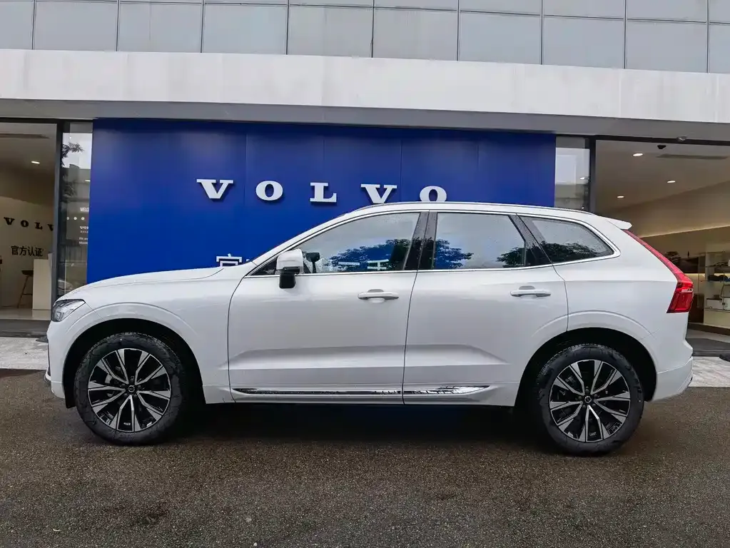 Volvo XC60 — фото 4
