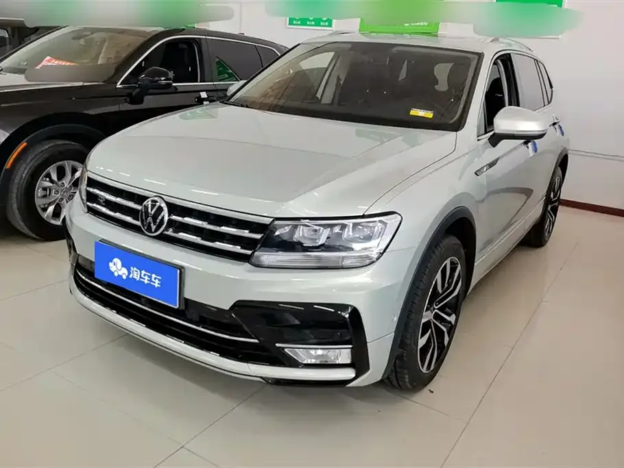 Volkswagen Tiguan L — фото 1