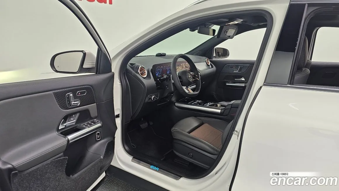 Mercedes-Benz EQA — фото 10