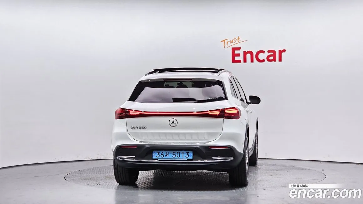 Mercedes-Benz EQA — фото 4