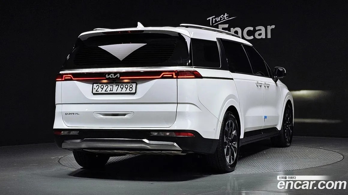 Kia Carnival — фото 2