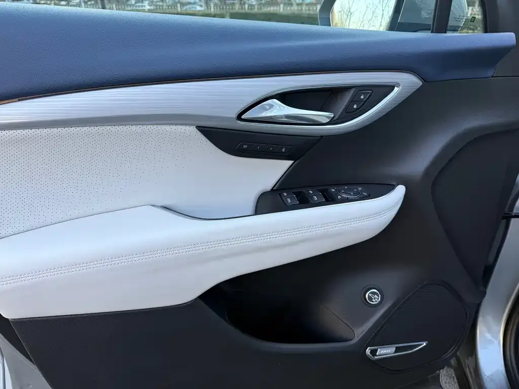 Buick Envision Plus — фото 5