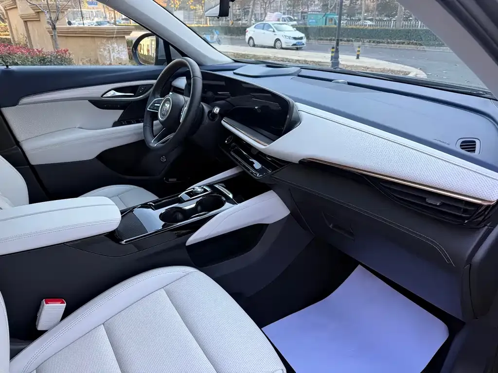 Buick Envision Plus — фото 8