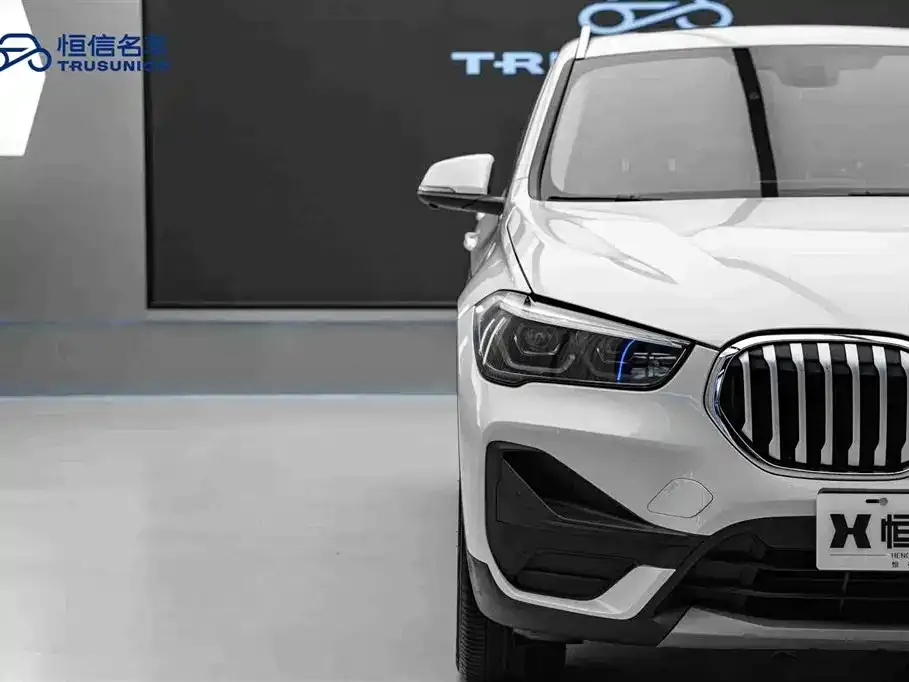 BMW X1 — фото 8