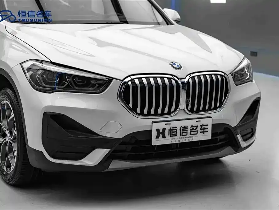 BMW X1 — фото 9