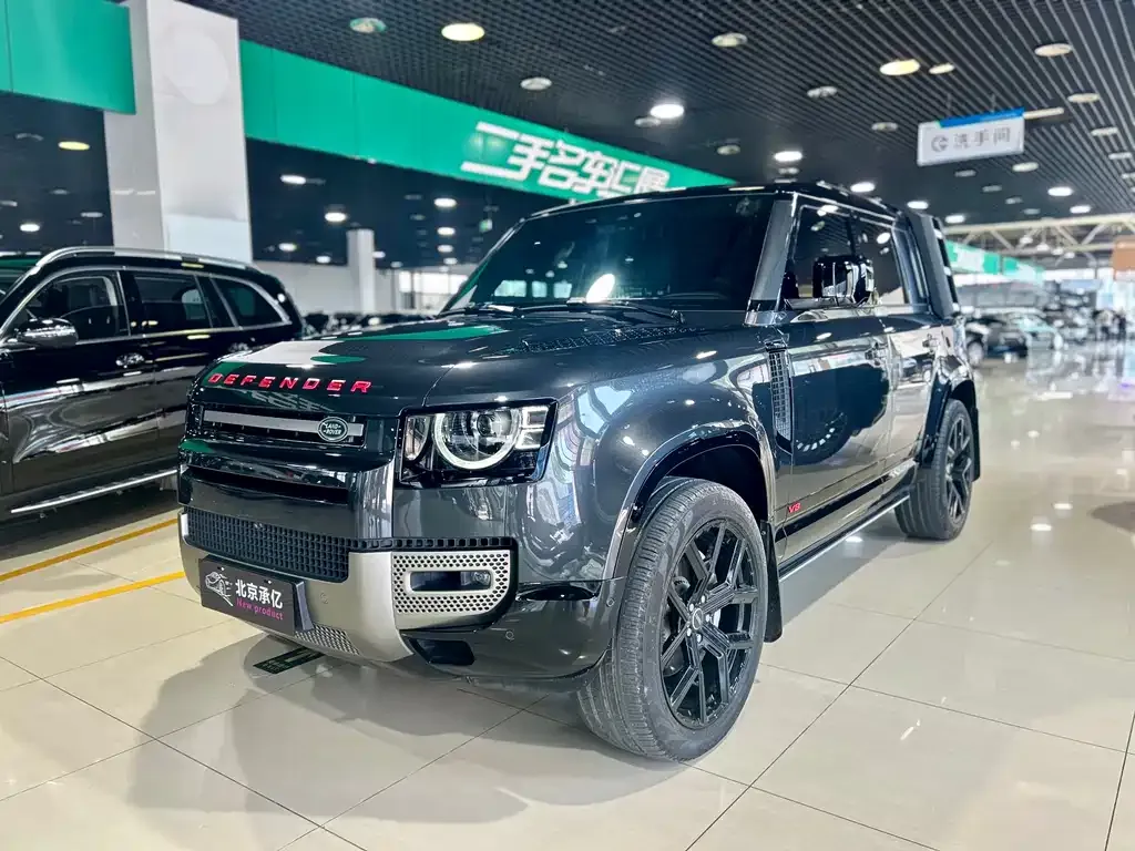 Land Rover Defender — фото 1