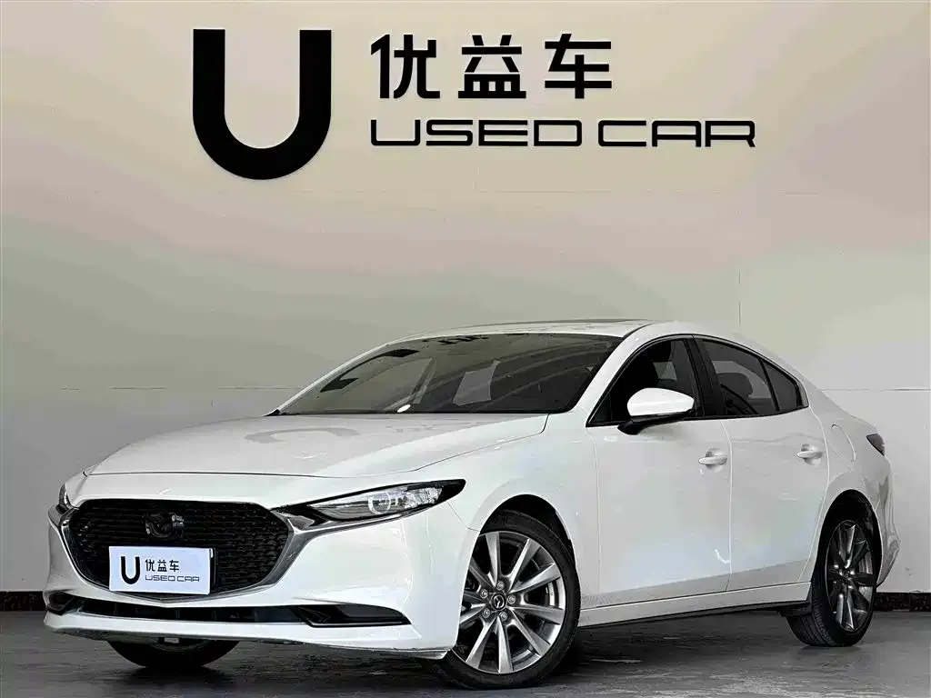 Mazda 3 Axela — фото 1