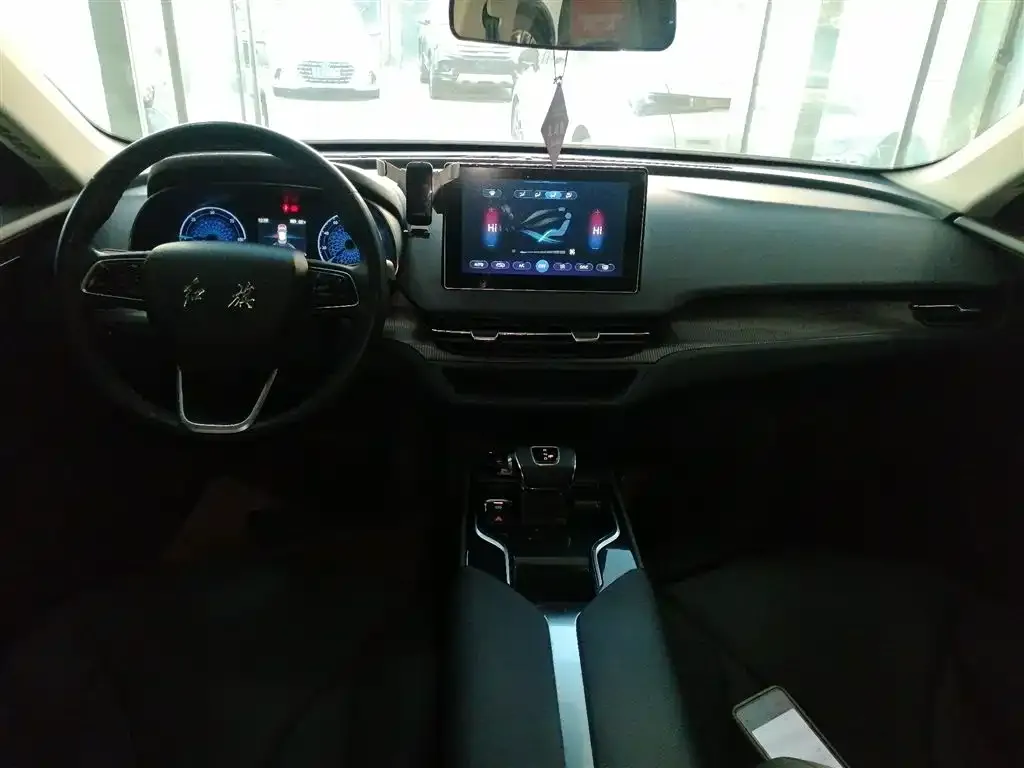 Hongqi E-QM5 — фото 10