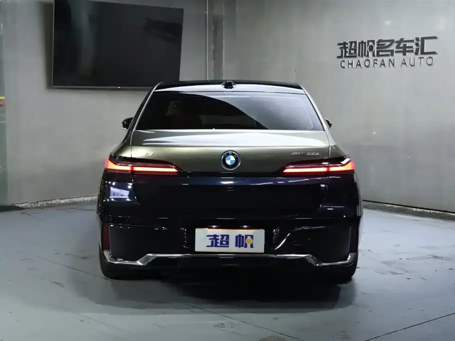 BMW i7 — фото 4