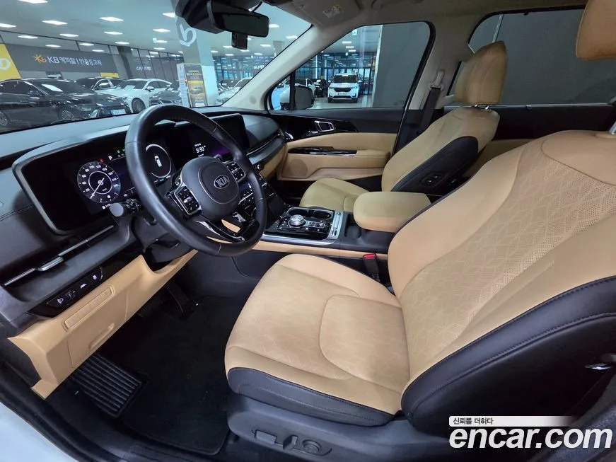 Kia Carnival — фото 10