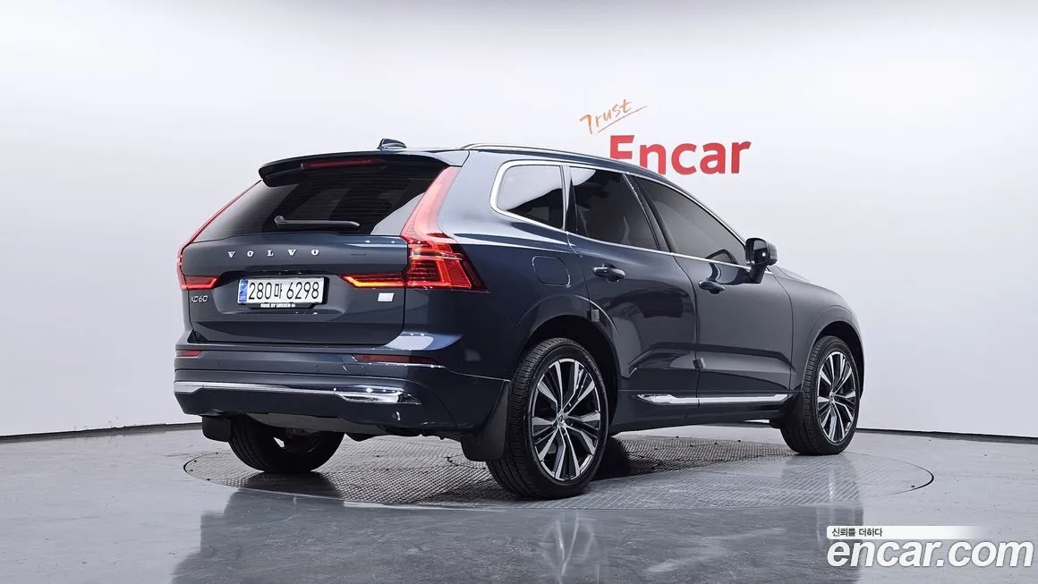 Volvo XC60 — фото 2