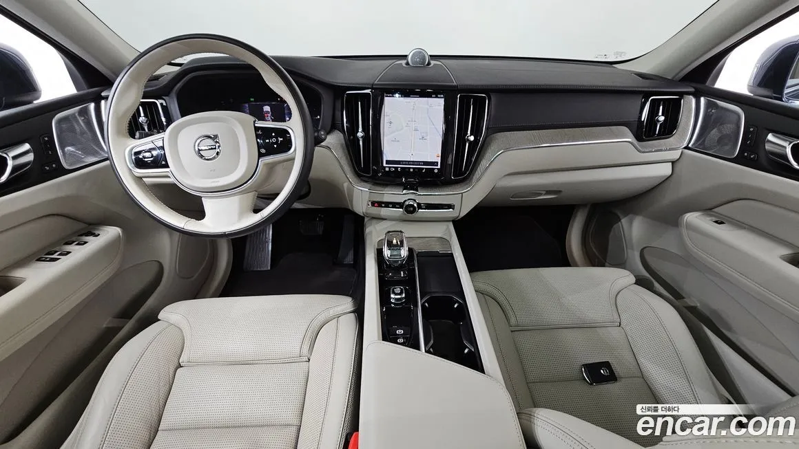 Volvo XC60 — фото 7
