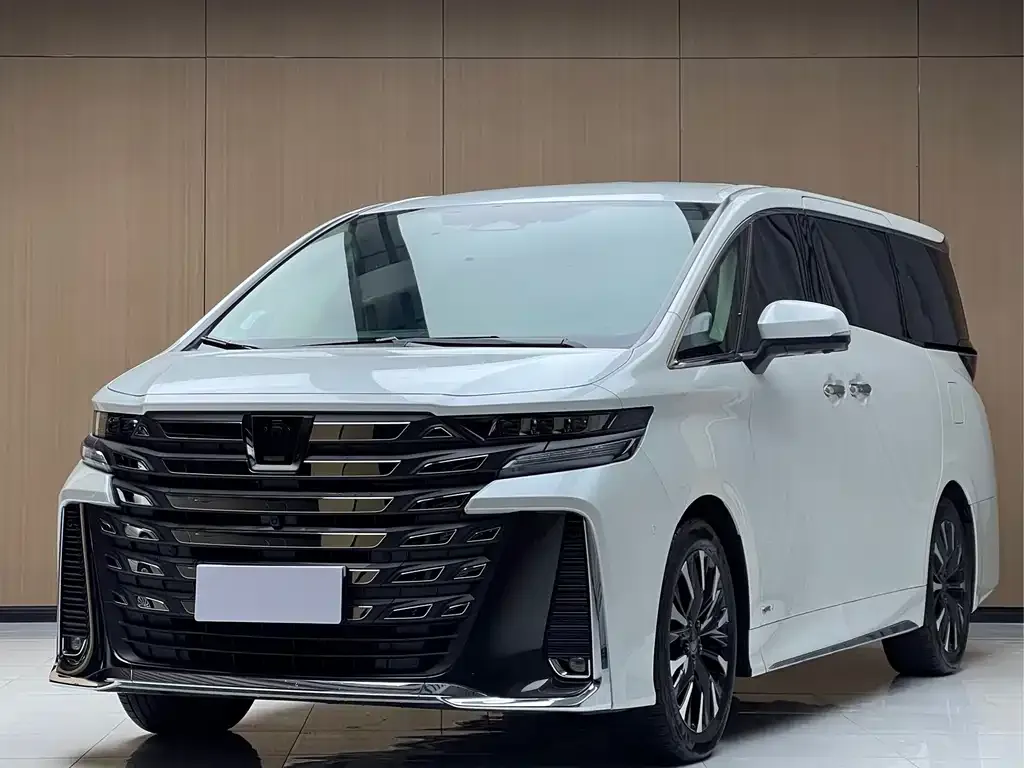 Toyota Vellfire — фото 1
