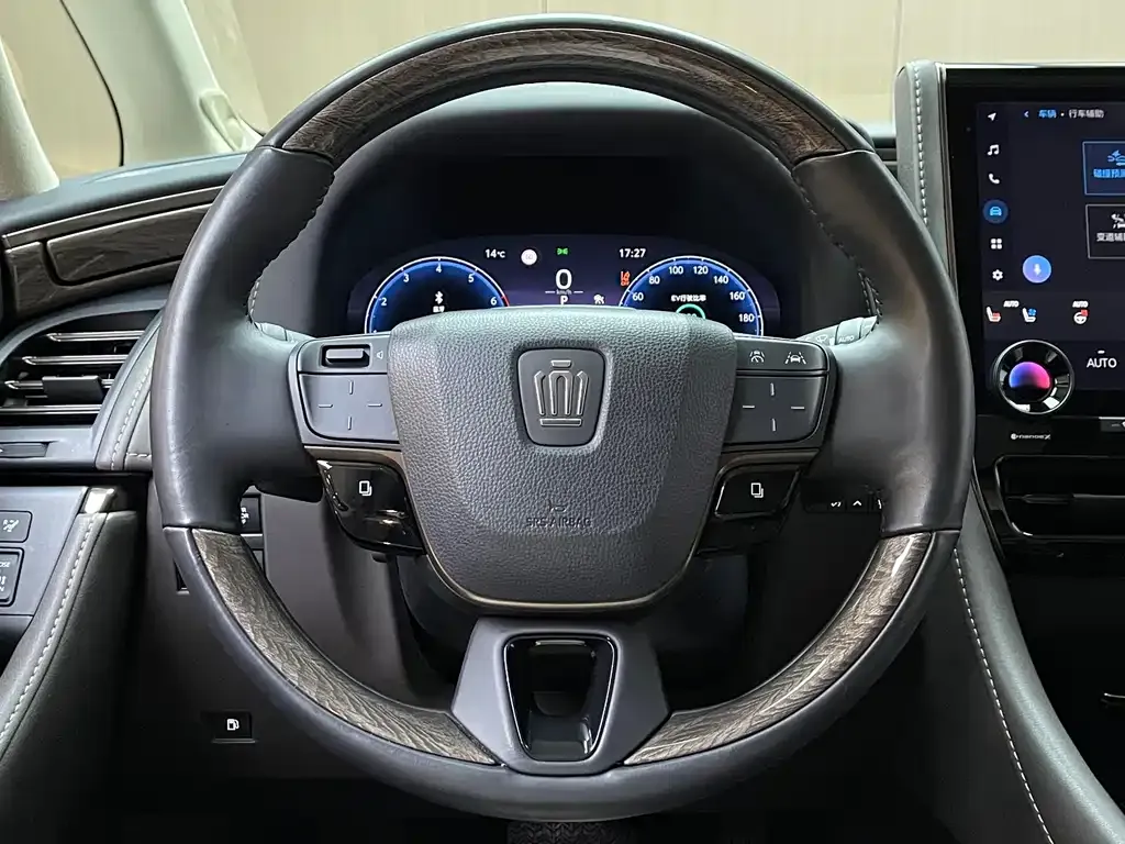 Toyota Vellfire — фото 10