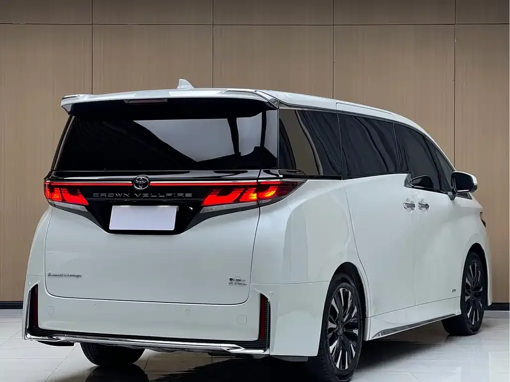 Toyota Vellfire — фото 3