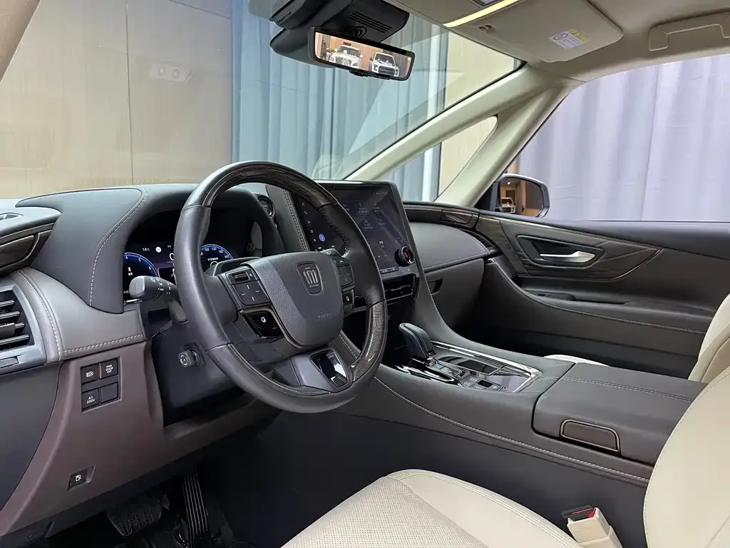 Toyota Vellfire — фото 4