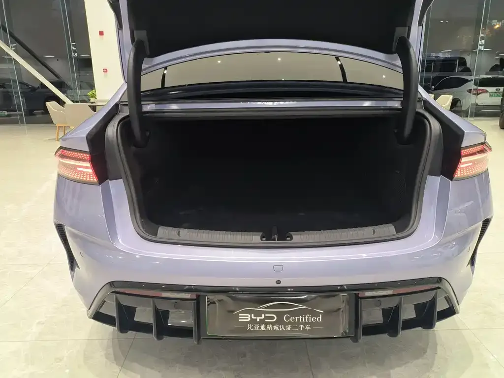 BYD Seal — фото 10