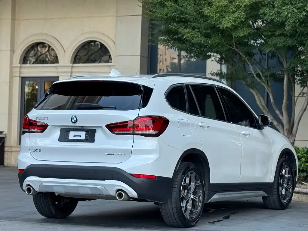 BMW X1 — фото 8