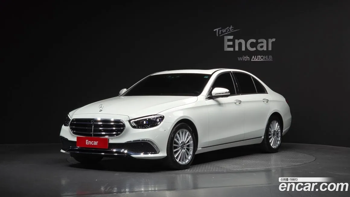 Mercedes-Benz E-Class — фото 1