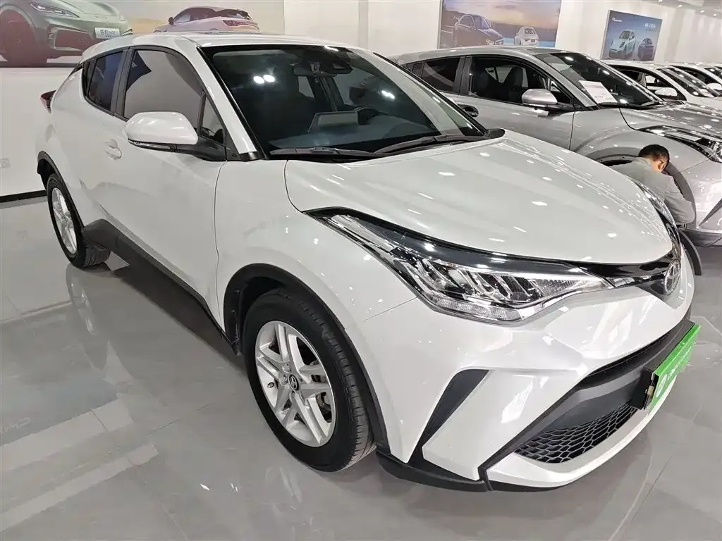 Toyota C-HR — фото 4