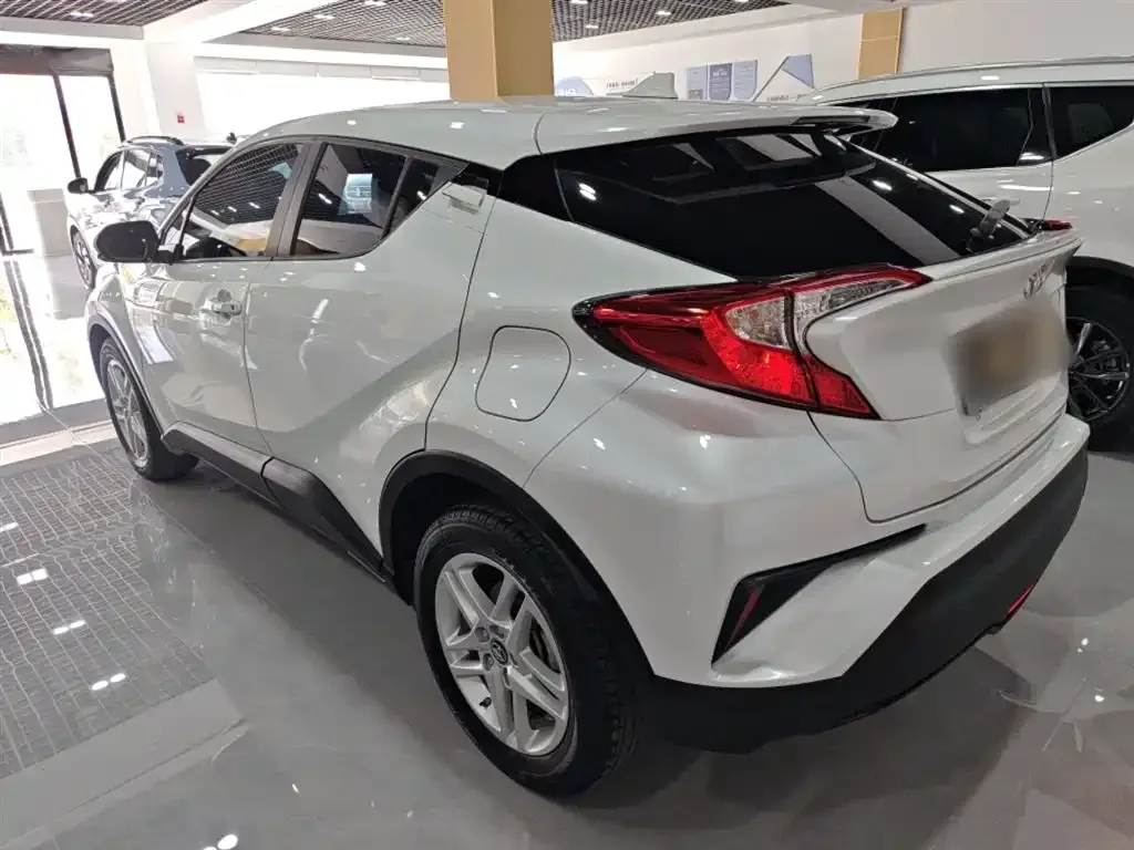 Toyota C-HR — фото 5