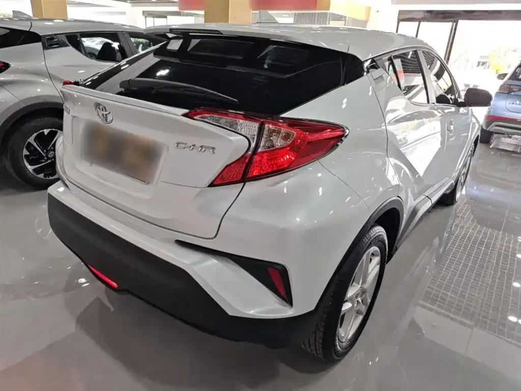 Toyota C-HR — фото 7