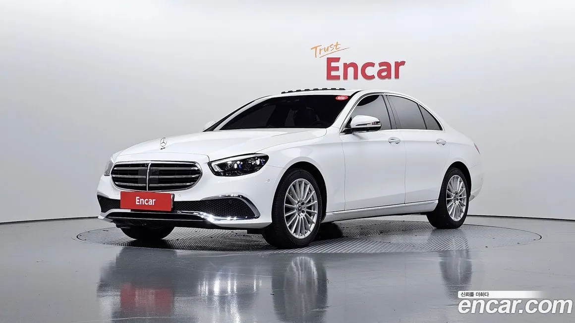 Mercedes-Benz E-Class — фото 1