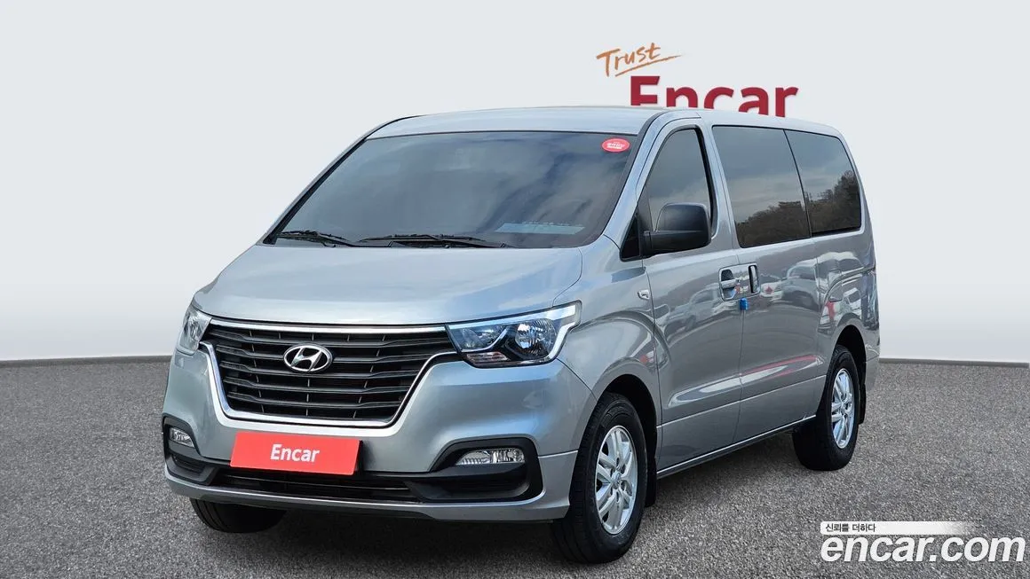 Hyundai Starex — фото 1