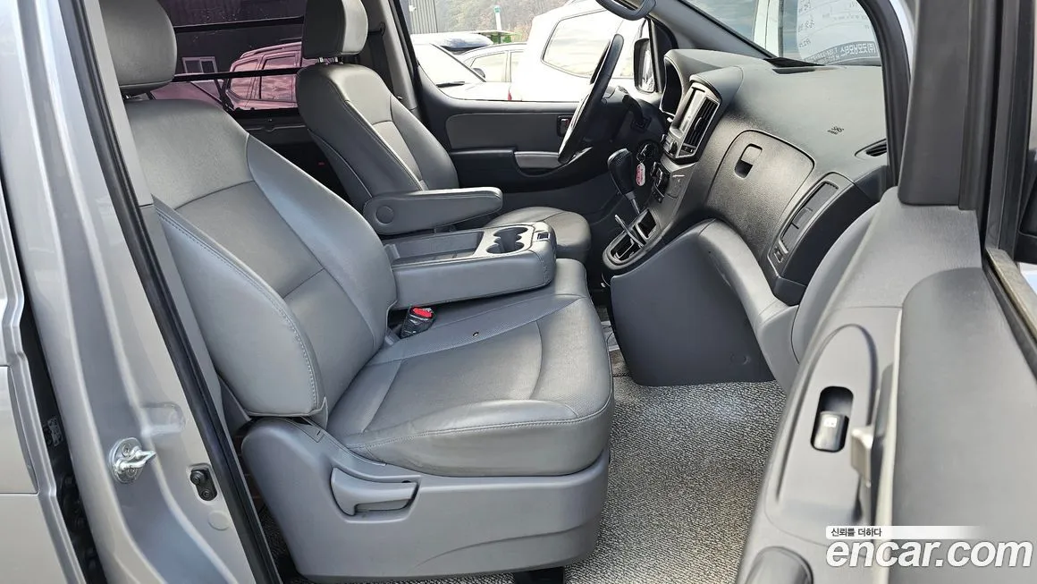 Hyundai Starex — фото 10