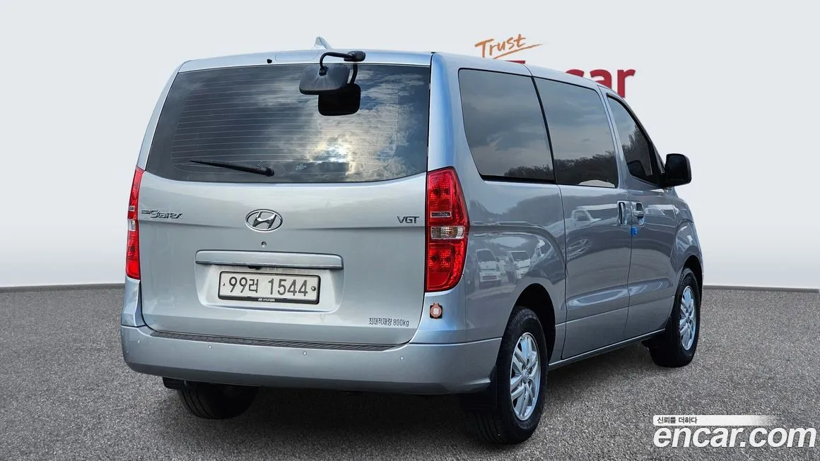 Hyundai Starex — фото 2