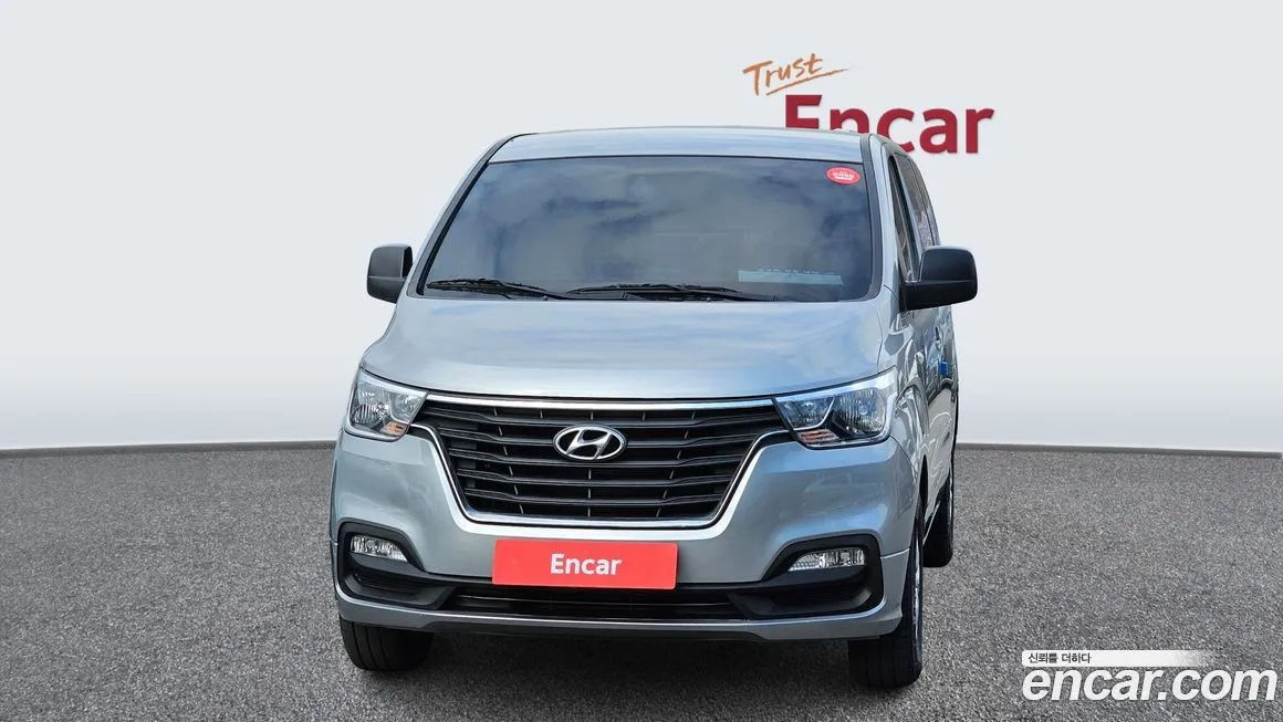 Hyundai Starex — фото 3