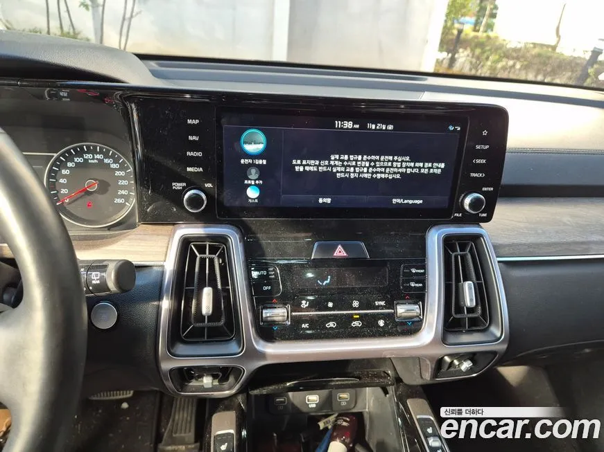 Kia Sorento — фото 10