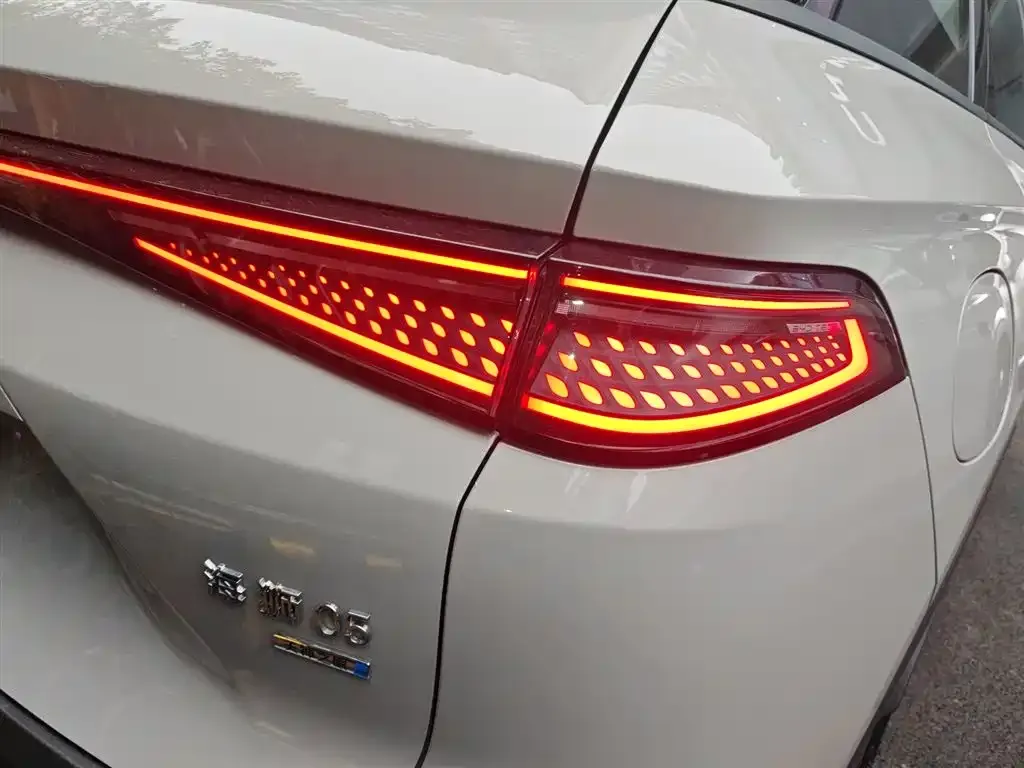 BYD Seal 05 DM-i — фото 8