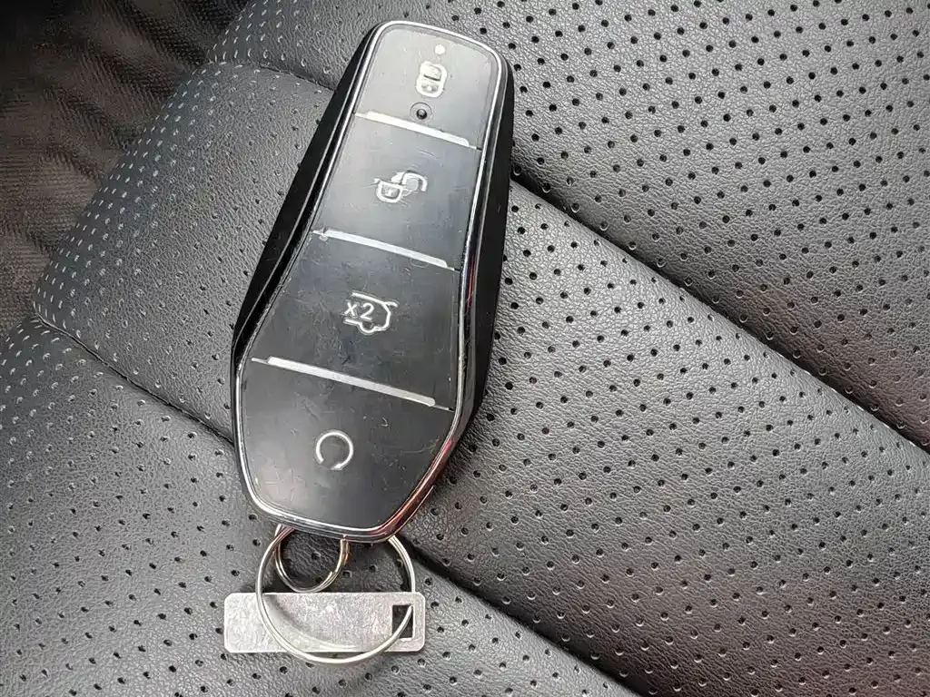BYD Seal 05 DM-i — фото 9