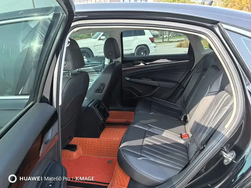 Volkswagen Passat — фото 5