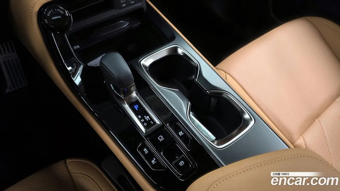 Lexus NX — фото 9