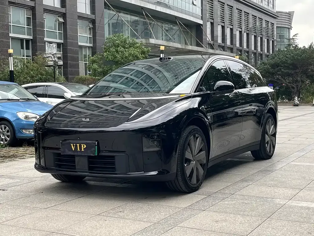 Li Auto i6 — фото 1