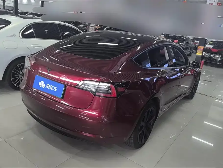 Tesla Model 3 — фото 3