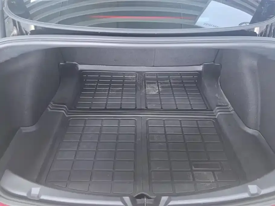 Tesla Model 3 — фото 4