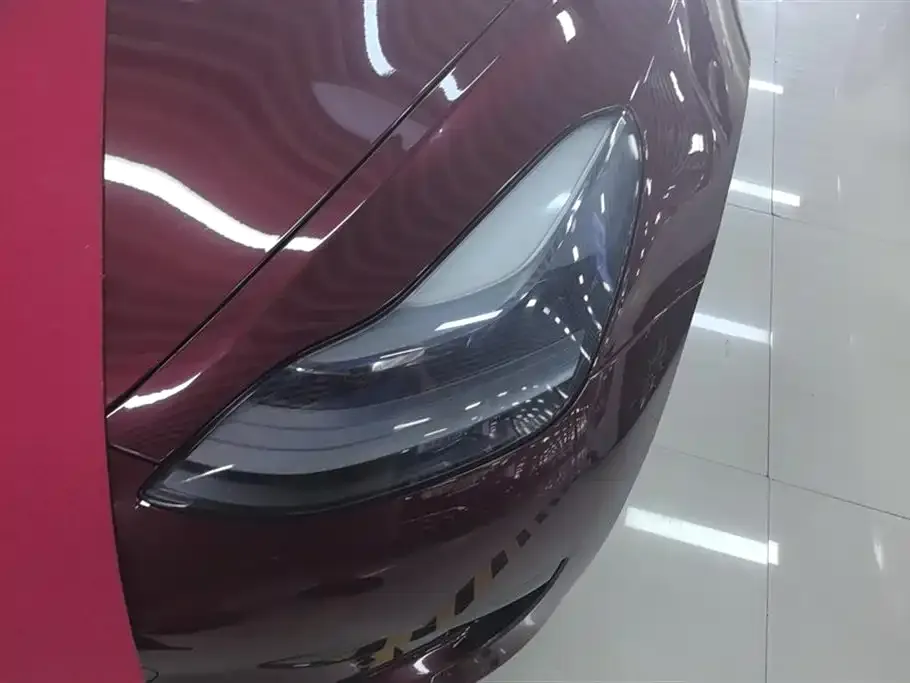Tesla Model 3 — фото 5