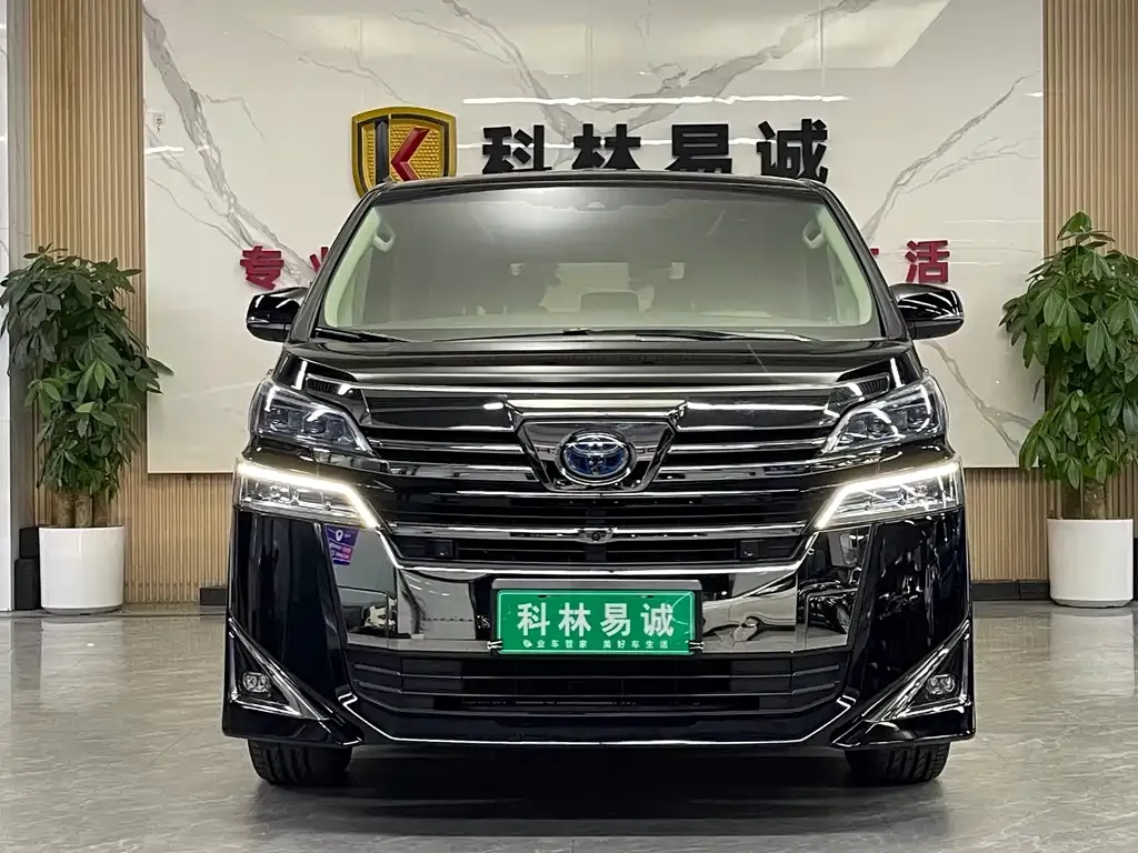 Toyota Vellfire — фото 2