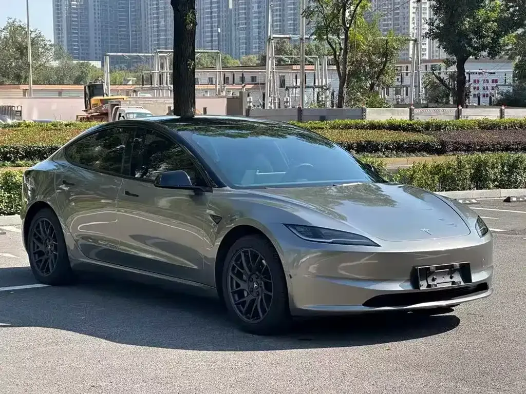 Tesla Model 3 — фото 3