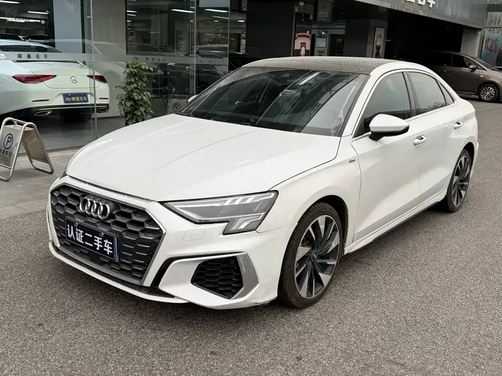 Audi A3 — фото 1