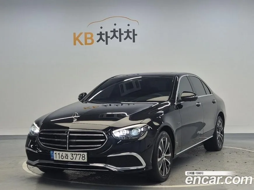Mercedes-Benz E-Class — фото 1
