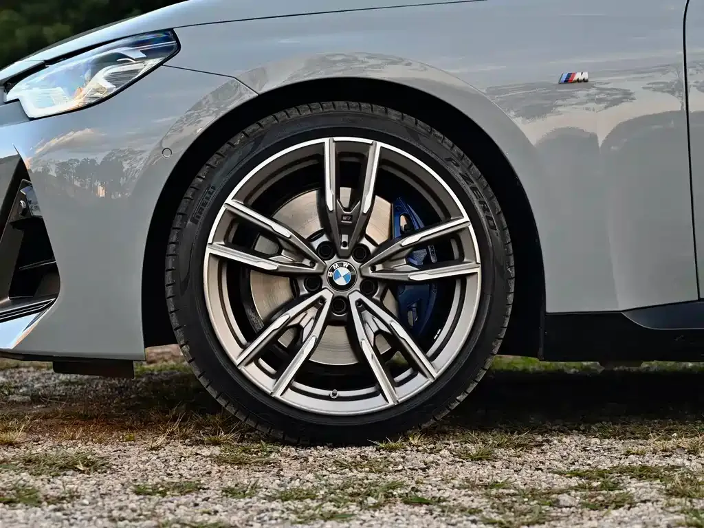BMW M240i — фото 7
