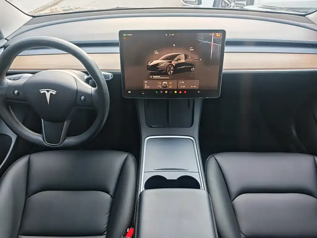 Tesla Model 3 — фото 7