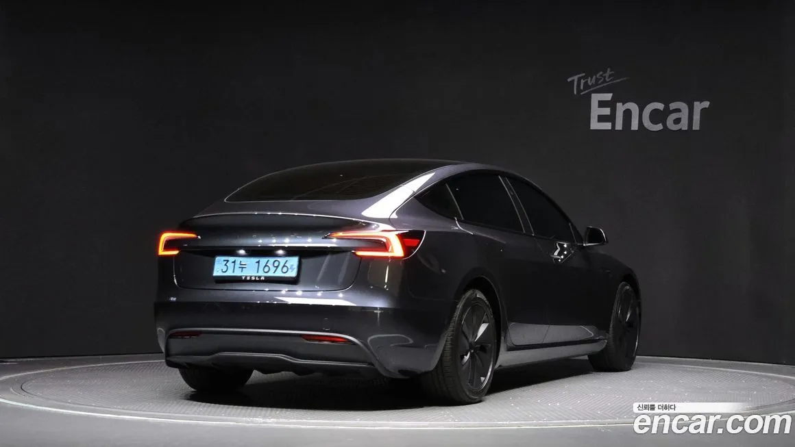 Tesla Model 3 — фото 2