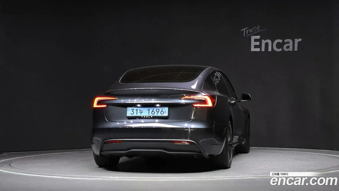 Tesla Model 3 — фото 4