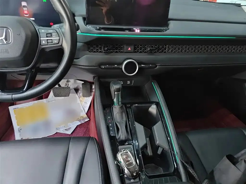 Honda Accord — фото 10